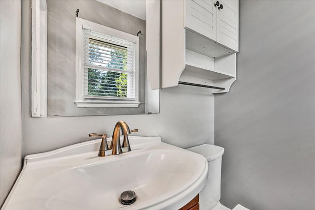 10640 Stewartsville RD, Vinton, VA 24179