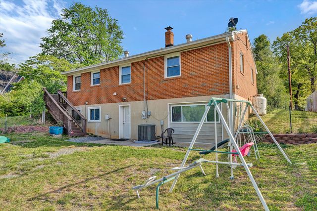 10640 Stewartsville RD, Vinton, VA 24179