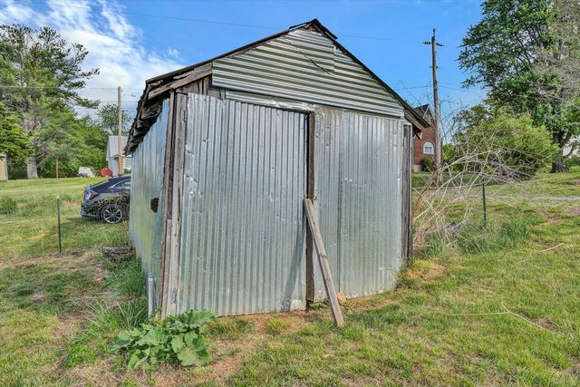 10640 Stewartsville RD, Vinton, VA 24179