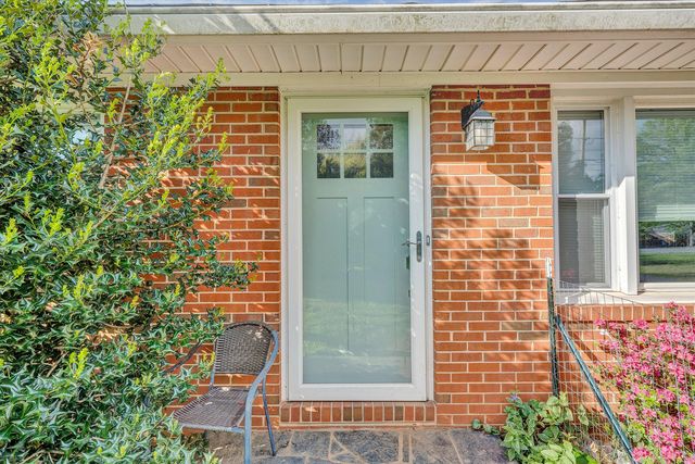 10640 Stewartsville RD, Vinton, VA 24179