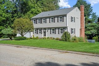 4 Robertson Rd, Auburn, MA 01501