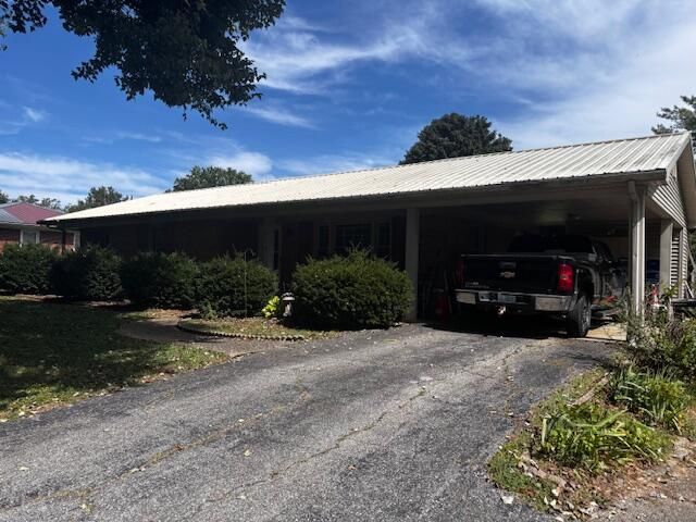1018 Melody Lane, Lawrenceburg, KY 40342