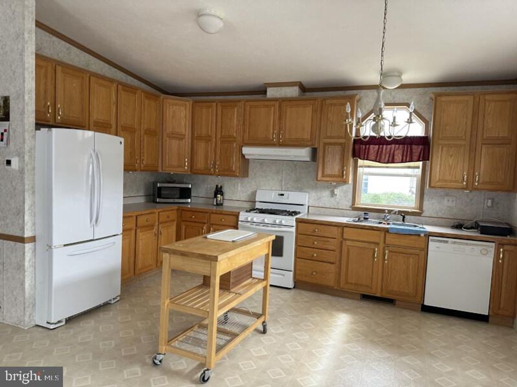 9 MOUNTAIN VIEW LN, Blandon, PA 19510