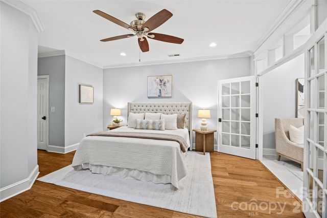 6029 Sharon Road, Charlotte, NC 28210