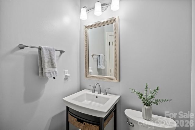 6029 Sharon Road, Charlotte, NC 28210