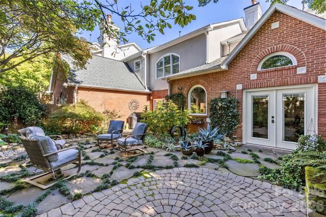 6029 Sharon Road, Charlotte, NC 28210