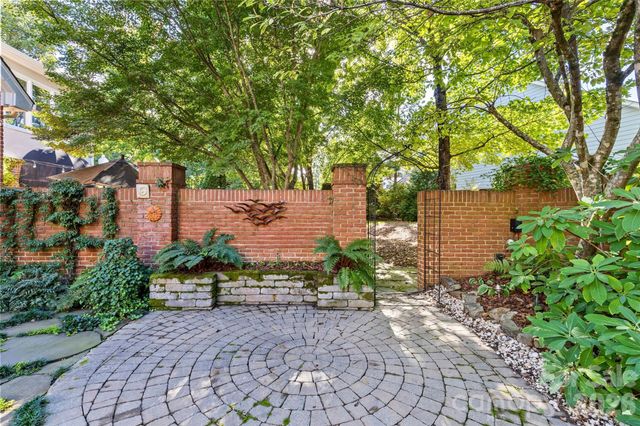 6029 Sharon Road, Charlotte, NC 28210