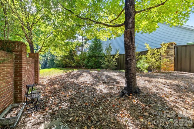 6029 Sharon Road, Charlotte, NC 28210