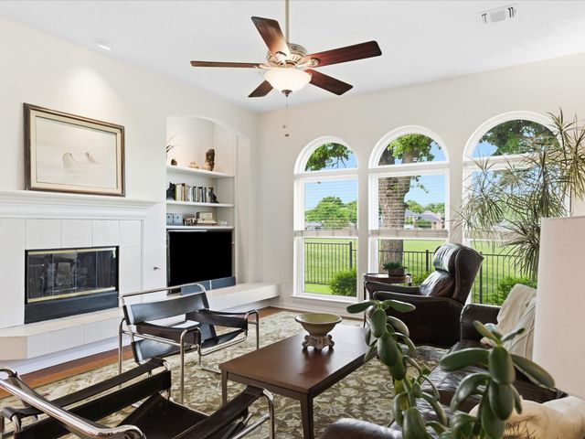 1613 Villa Court, Corinth, TX 76210