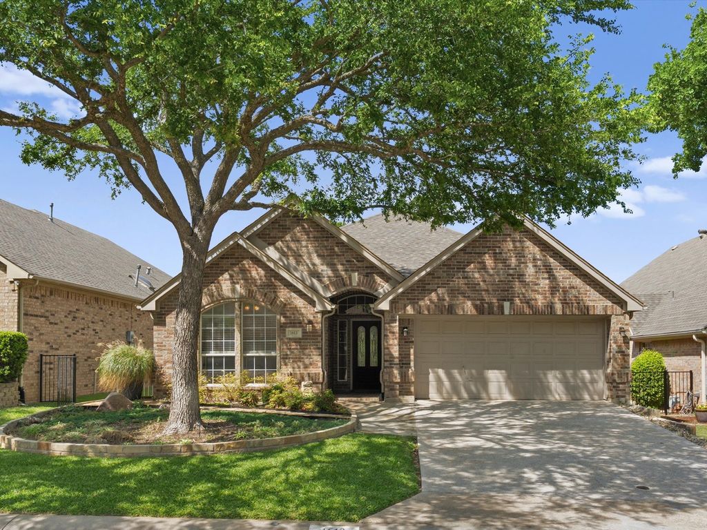 1613 Villa Court, Corinth, TX 76210