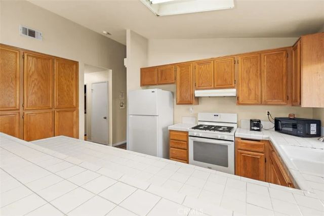 3678 Oslo Court, Hemet, CA 92545