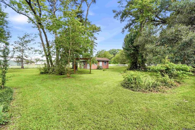 32581 Duff Rd, Walker, LA 70785