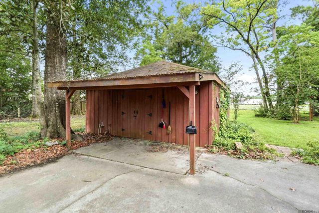 32581 Duff Rd, Walker, LA 70785