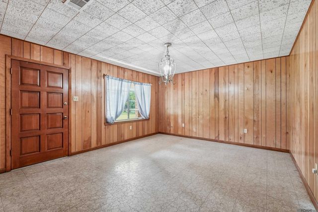 32581 Duff Rd, Walker, LA 70785