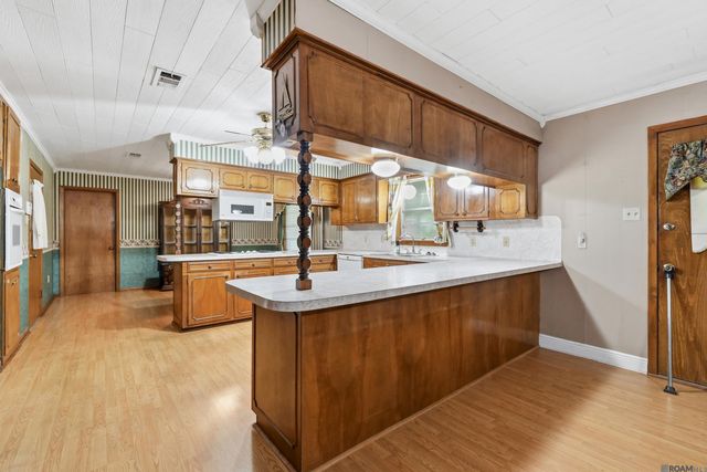 32581 Duff Rd, Walker, LA 70785
