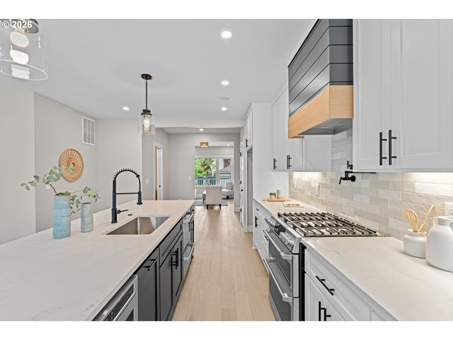 5834 N ATLANTIC Ave, Portland, OR 97217