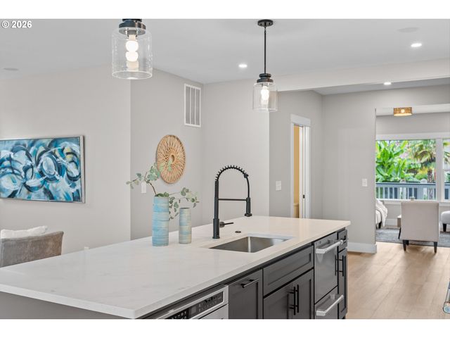 5834 N ATLANTIC Ave, Portland, OR 97217
