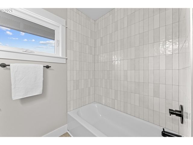 5834 N ATLANTIC Ave, Portland, OR 97217