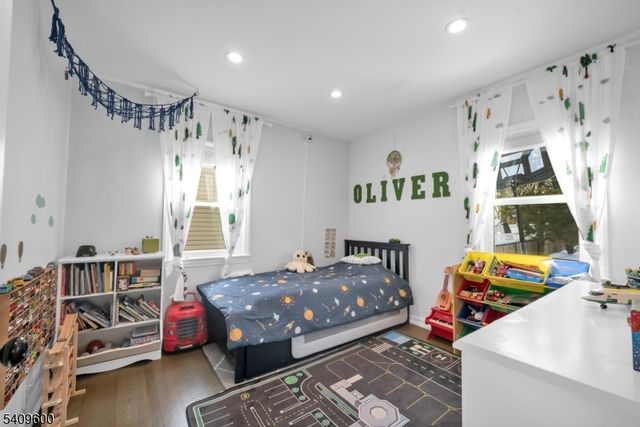 96 Orchard Dr, Clifton City, NJ 07012