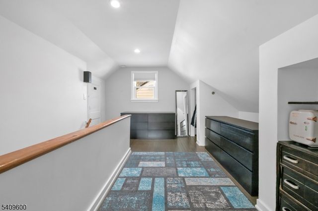 96 Orchard Dr, Clifton City, NJ 07012