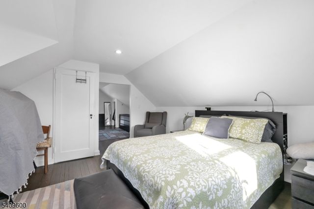 96 Orchard Dr, Clifton City, NJ 07012