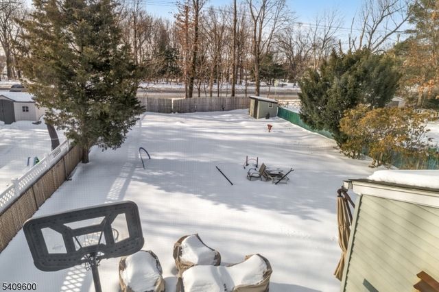 96 Orchard Dr, Clifton City, NJ 07012