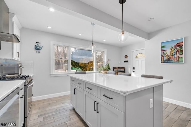 96 Orchard Dr, Clifton City, NJ 07012