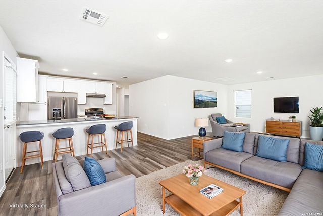 9015 Little Hoss, Converse, TX 78109