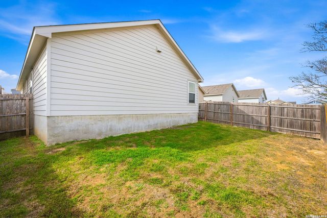 9015 Little Hoss, Converse, TX 78109