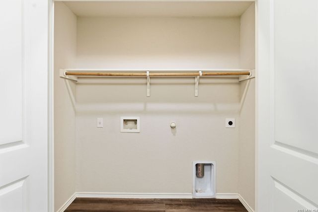 9015 Little Hoss, Converse, TX 78109