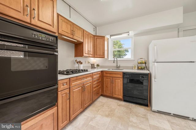 2320 OLSON ST, Temple Hills, MD 20748