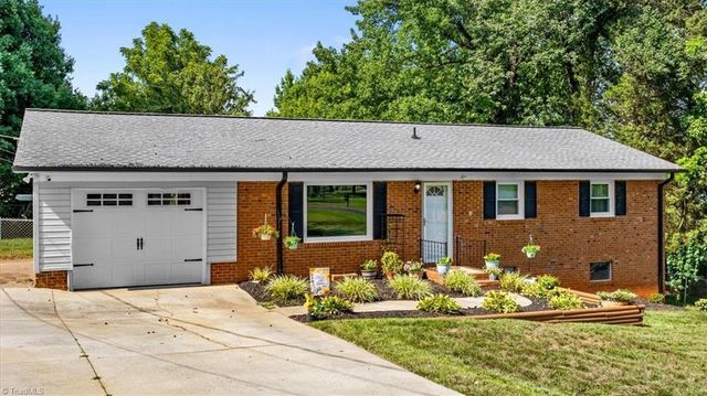 4424 Kingston Court, Thomasville, NC 27360