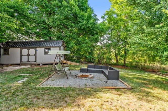 4424 Kingston Court, Thomasville, NC 27360