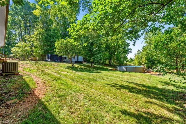 4424 Kingston Court, Thomasville, NC 27360