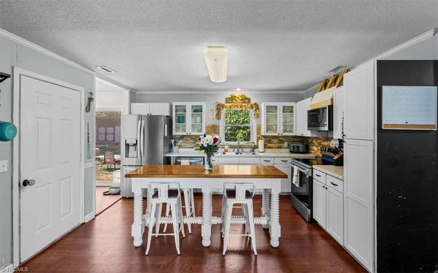 4424 Kingston Court, Thomasville, NC 27360