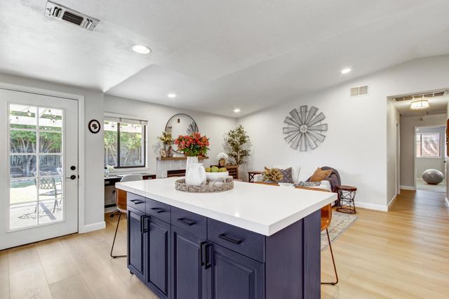 678 Young Way, Roseville, CA 95678