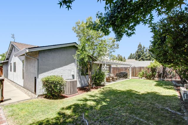 678 Young Way, Roseville, CA 95678