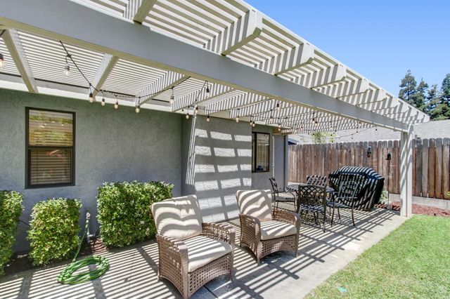 678 Young Way, Roseville, CA 95678