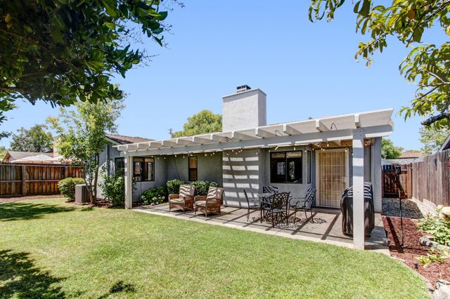 678 Young Way, Roseville, CA 95678