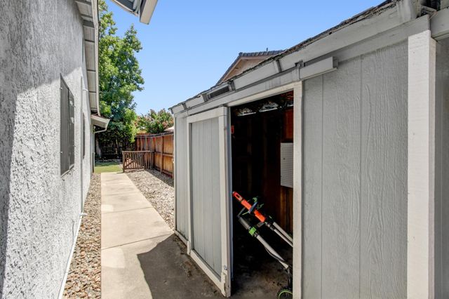 678 Young Way, Roseville, CA 95678