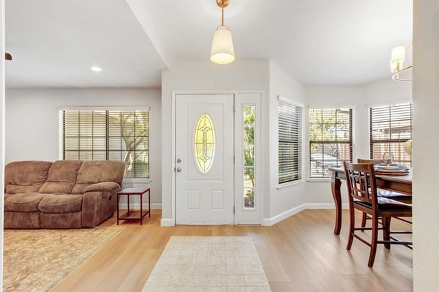 678 Young Way, Roseville, CA 95678