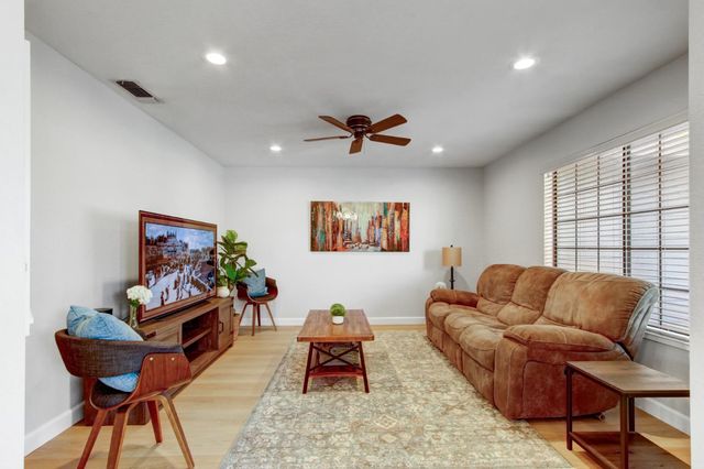 678 Young Way, Roseville, CA 95678