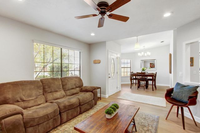678 Young Way, Roseville, CA 95678
