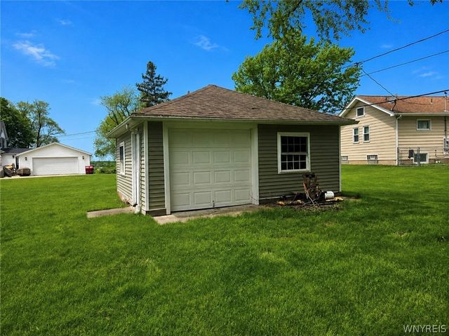 3329 Whitehaven Road, Grand Island, NY 14072