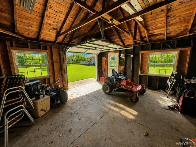 3329 Whitehaven Road, Grand Island, NY 14072