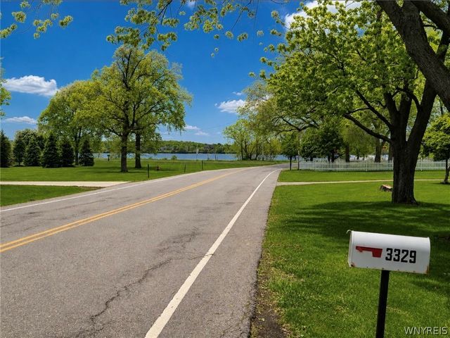 3329 Whitehaven Road, Grand Island, NY 14072