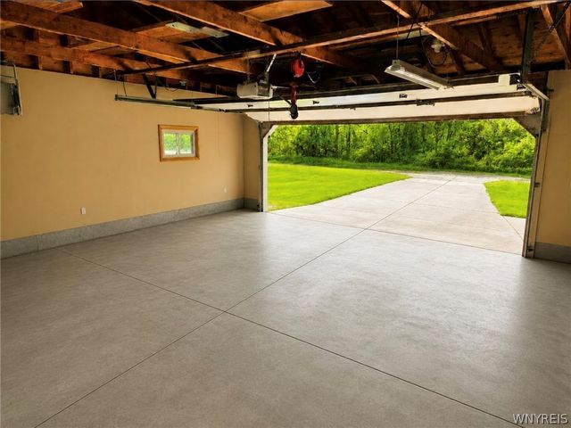 3329 Whitehaven Road, Grand Island, NY 14072