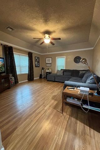 207 E Juniper Lane, Mustang, OK 73064