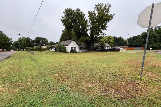 207 E Juniper Lane, Mustang, OK 73064