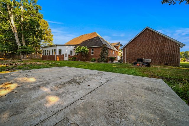 200 George Ln, Tullahoma, TN 37388